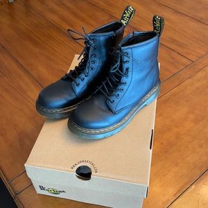 Girls size 2 Dr. Martens boots